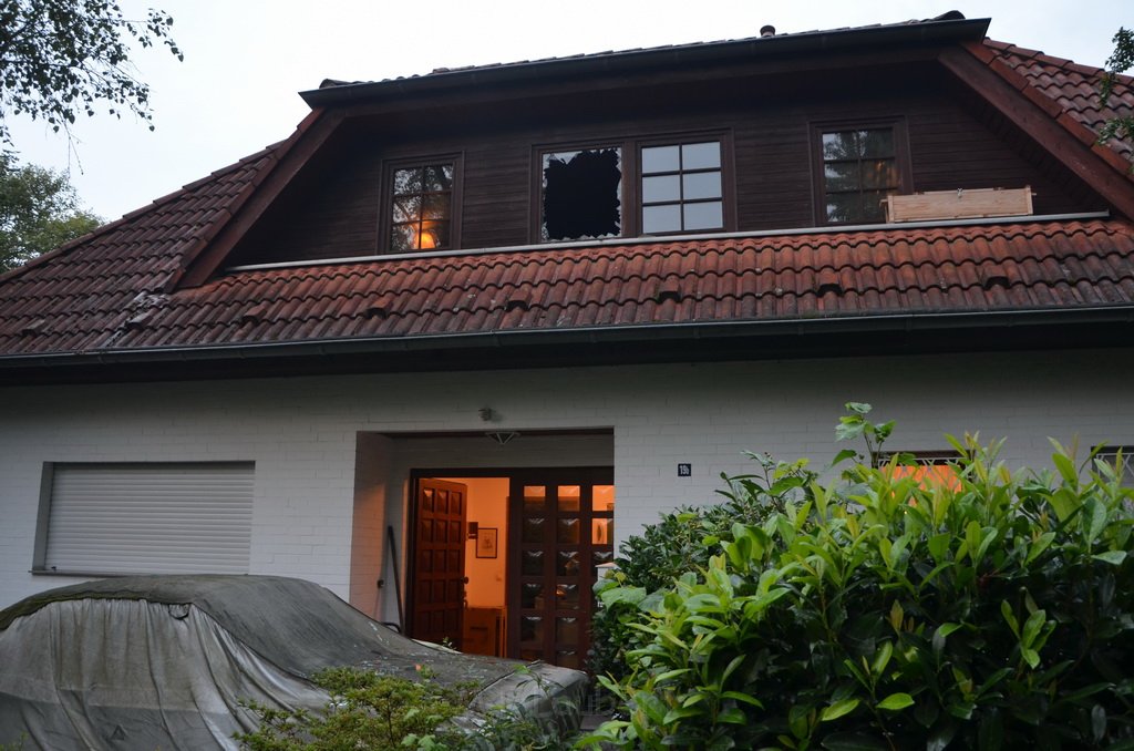 Feuer Einfamilienhaus Koeln Ostheim Saarbrueckerstr P31.JPG